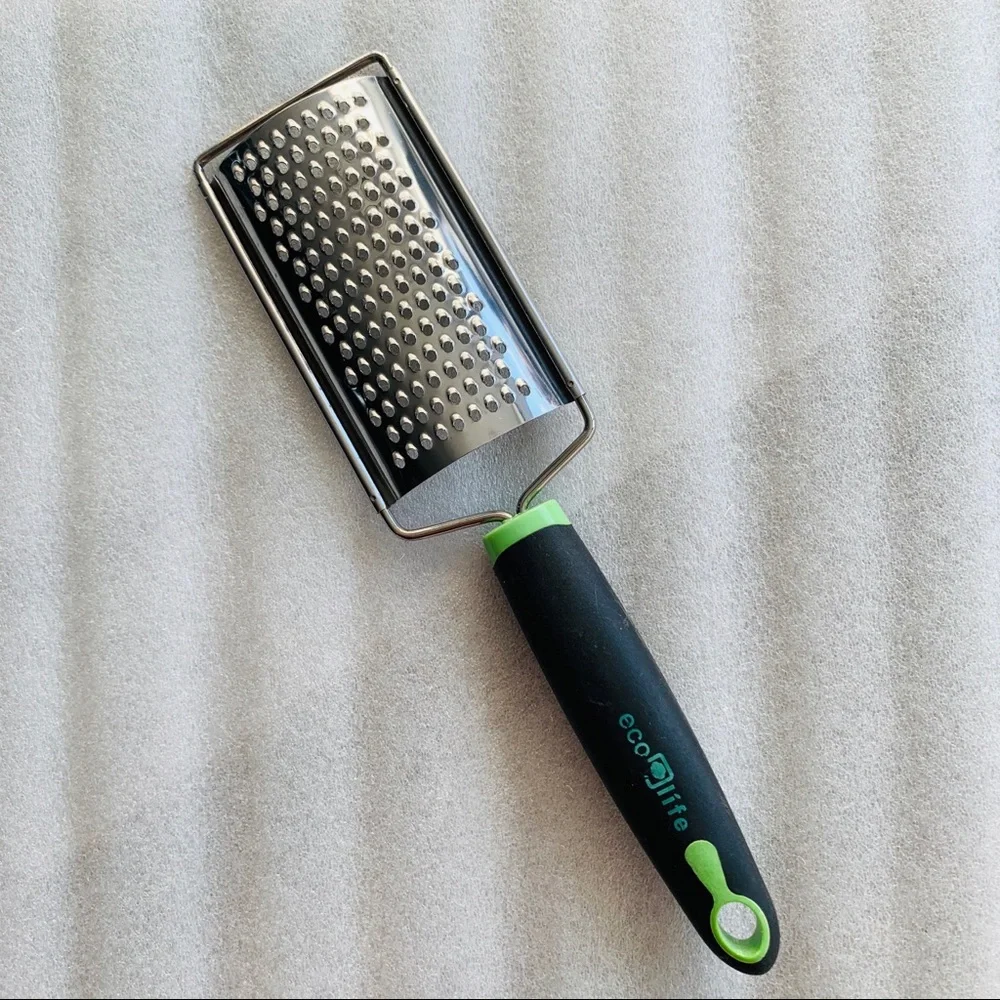 2-in-1 Cheese Zest Fine Grinder Comfort Rubber Handle